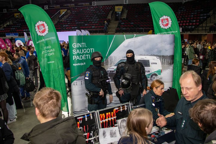 Policijos stendas „Studijų regatoje“